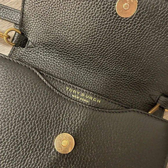 Tory Burch  black gold hardware cross body bag - Picture 5 of 7